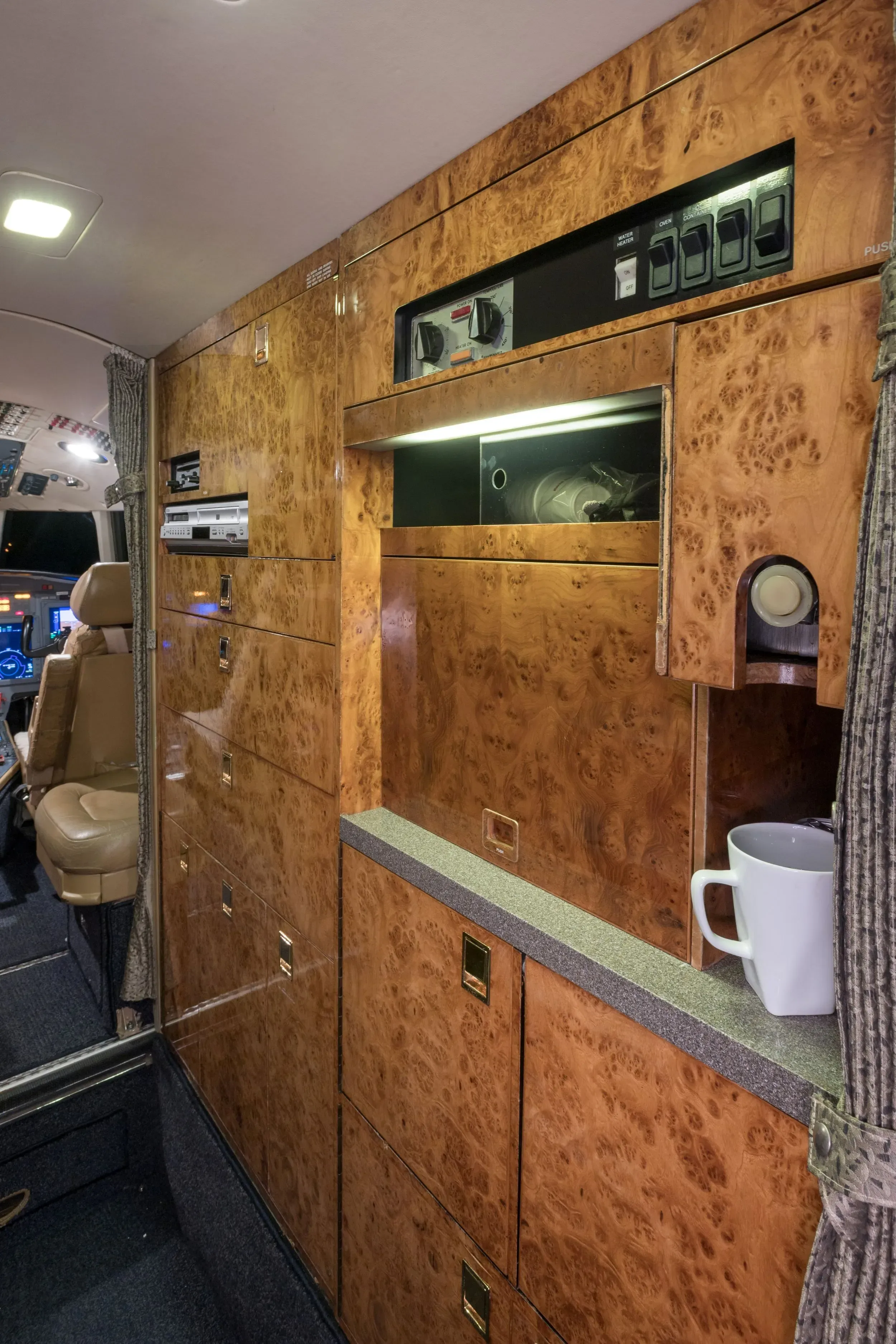 Cabin interior of a 1992 Dassault Falcon 50.