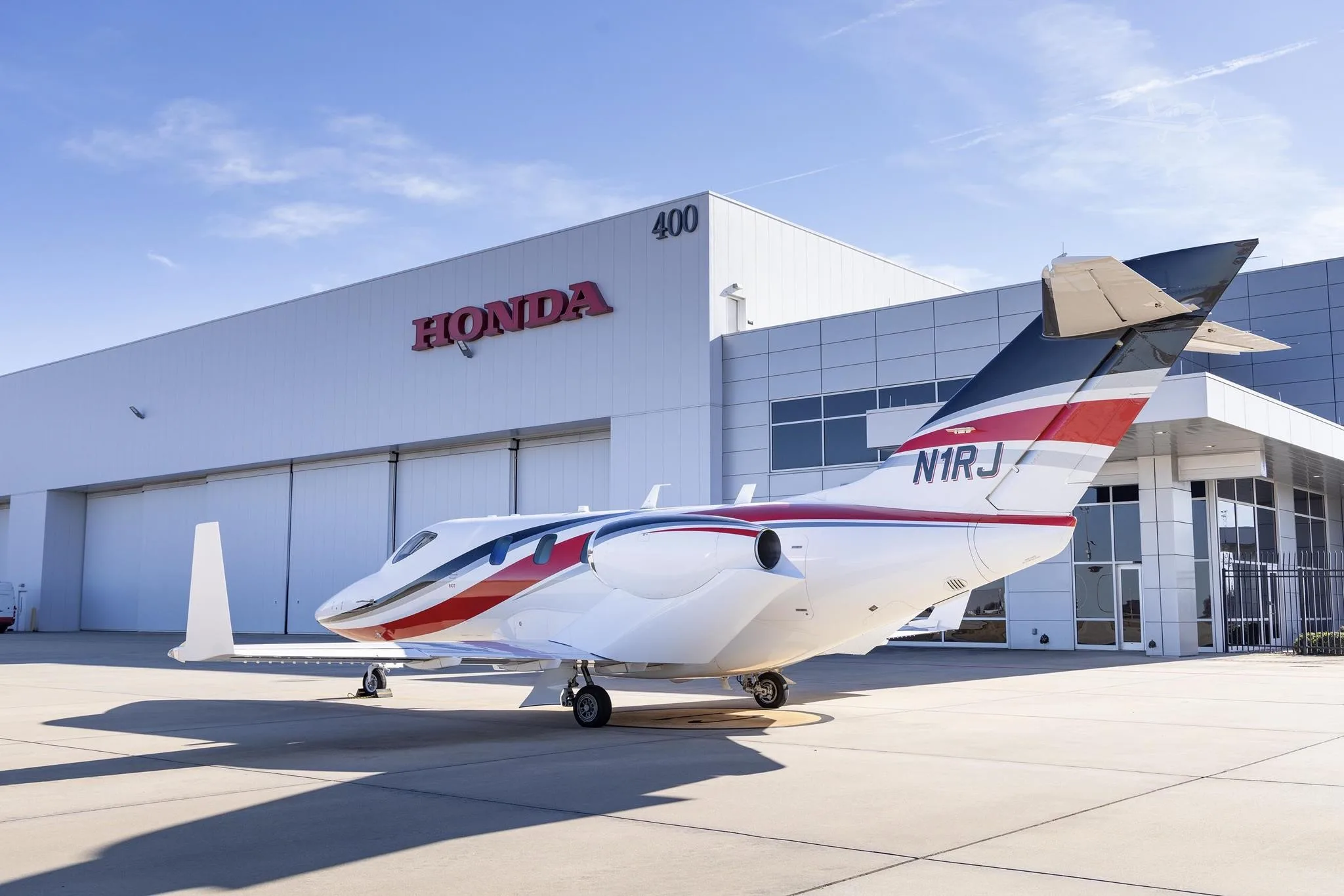 Exterior view of a 2018 HONDA JET APMG, N1RJ.