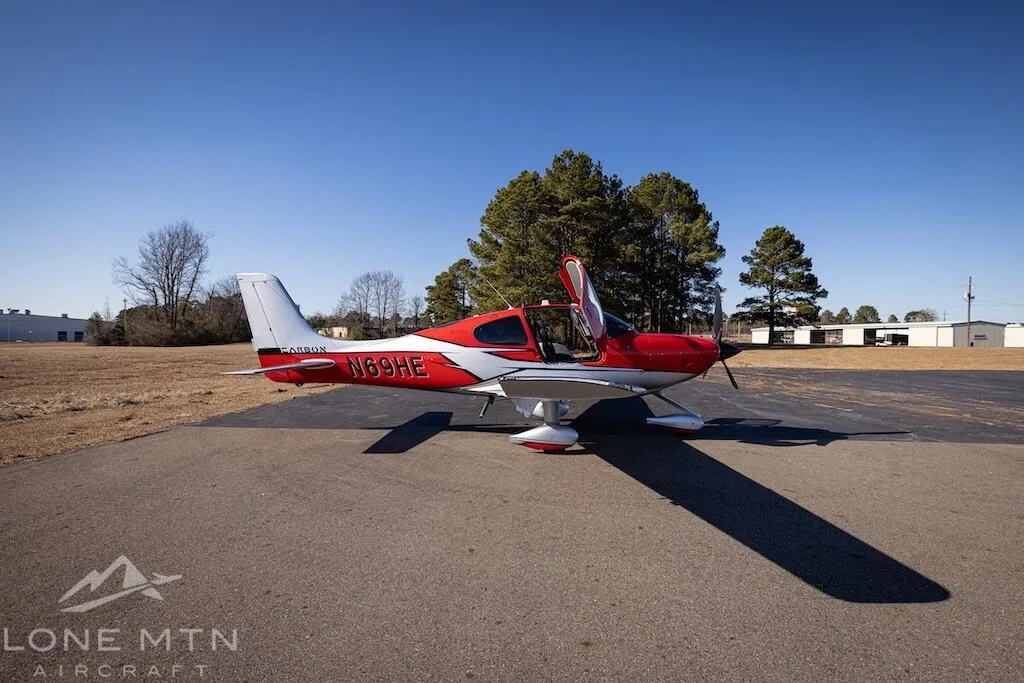 Exterior view of a 2019 Cirrus SR22T G6 GTS.