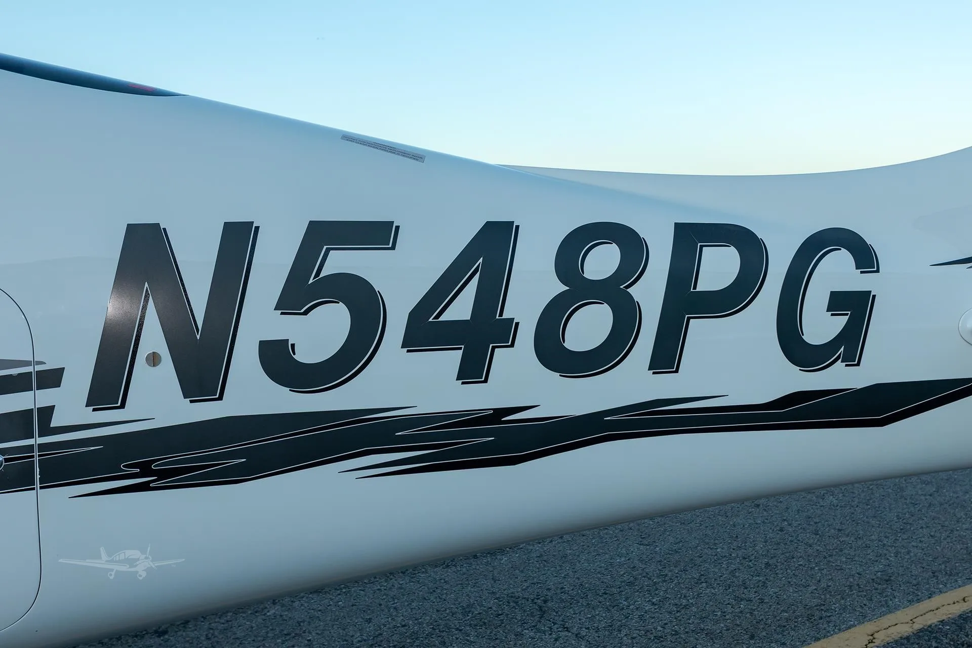 Exterior view of a 2008 CIRRUS SR20-G3, N548PG.