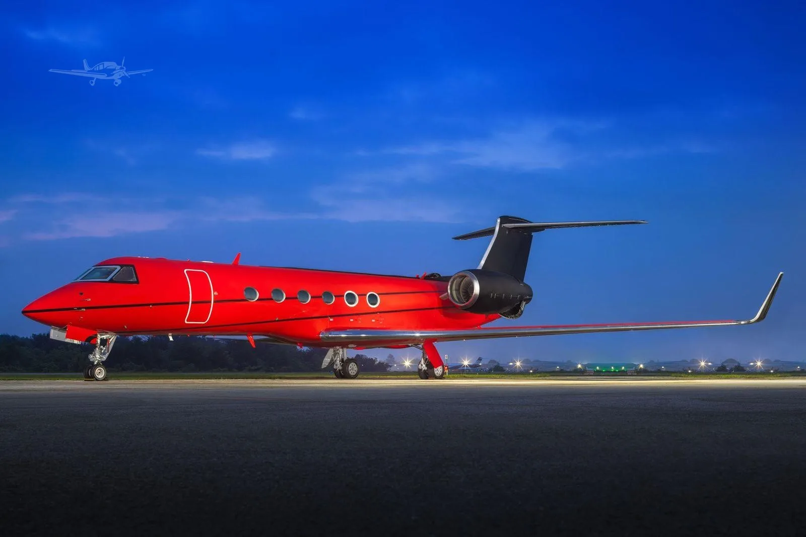 Exterior view of a 1997 GULFSTREAM GV, N740SS.