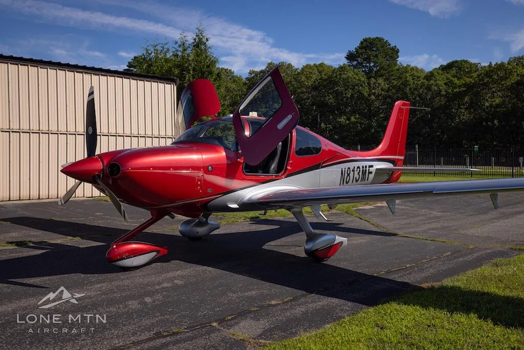 Exterior view of a 2024 Cirrus SR22 G7 GTS.