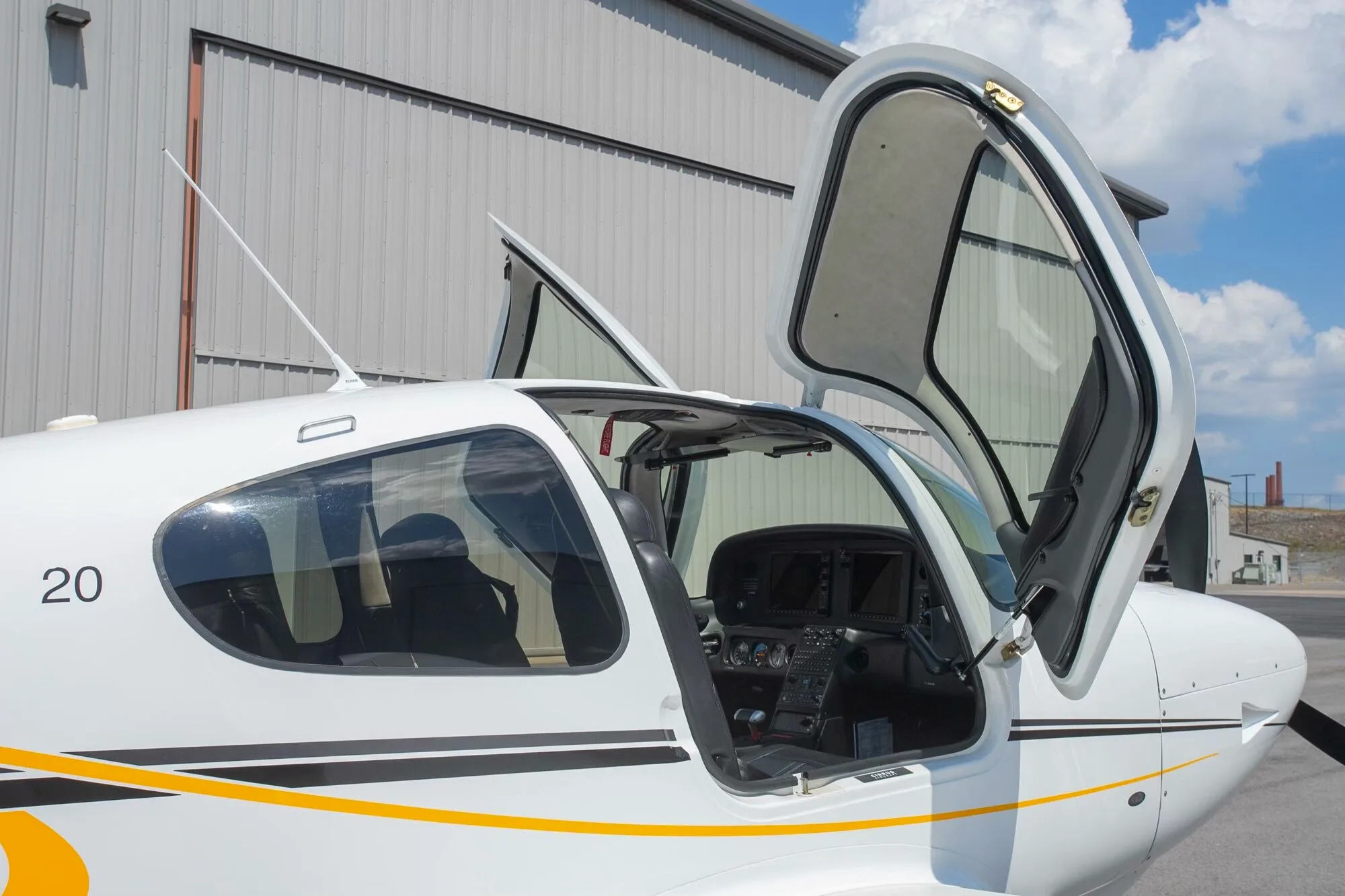 Exterior view of a 2019 Cirrus SR20 G6, N714GM.