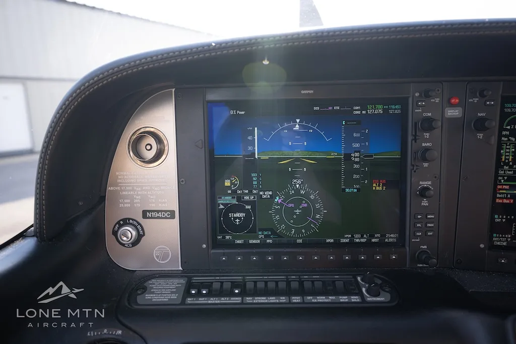Avionics suite of a 2014 Cirrus SR22T G5 GTS.