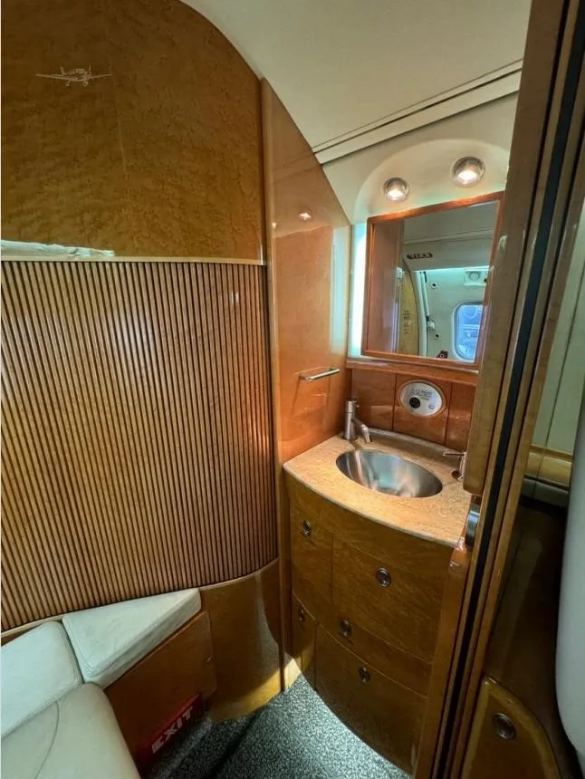 Cabin interior of a 2002 LEARJET 60.