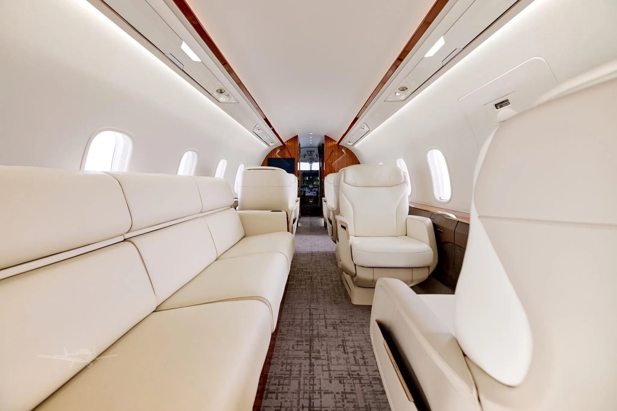 Cabin interior of a 2009 BOMBARDIER CHALLENGER 300.