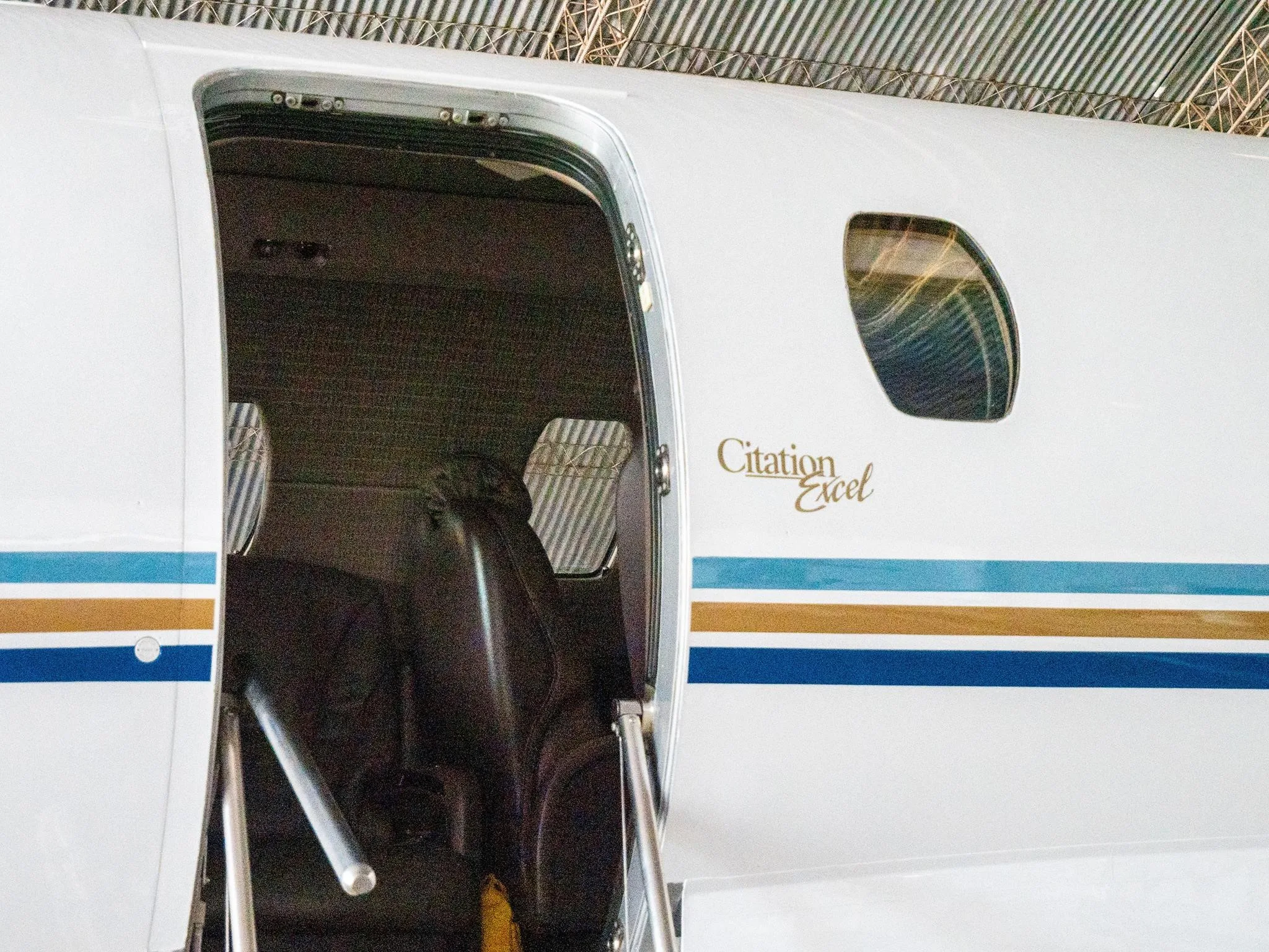 Exterior view of a 1998 CESSNA CITATION EXCEL, ZP-ADE.