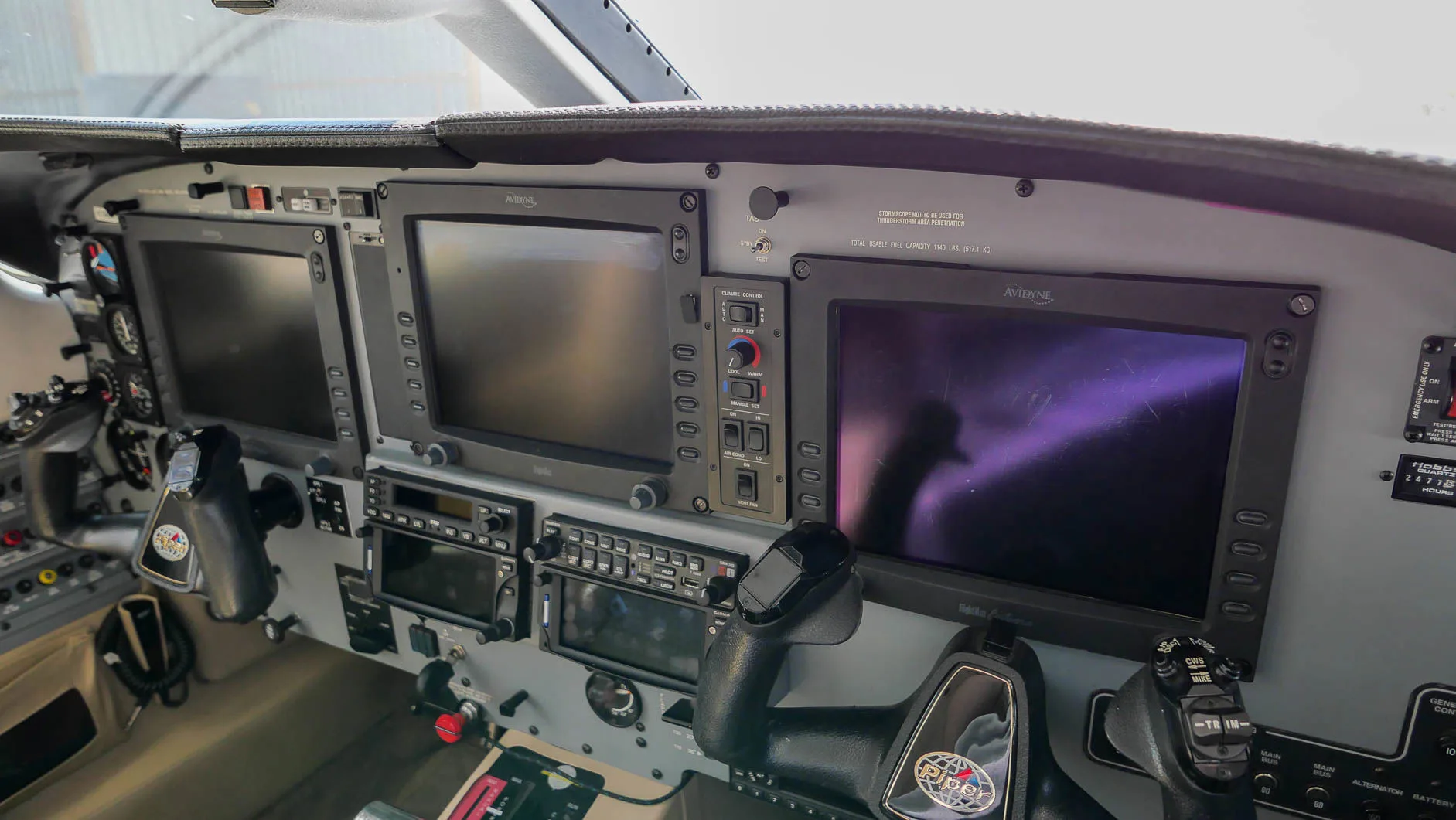 Avionics suite of a 2008 Piper PA-46-500TP M500 Meridian.