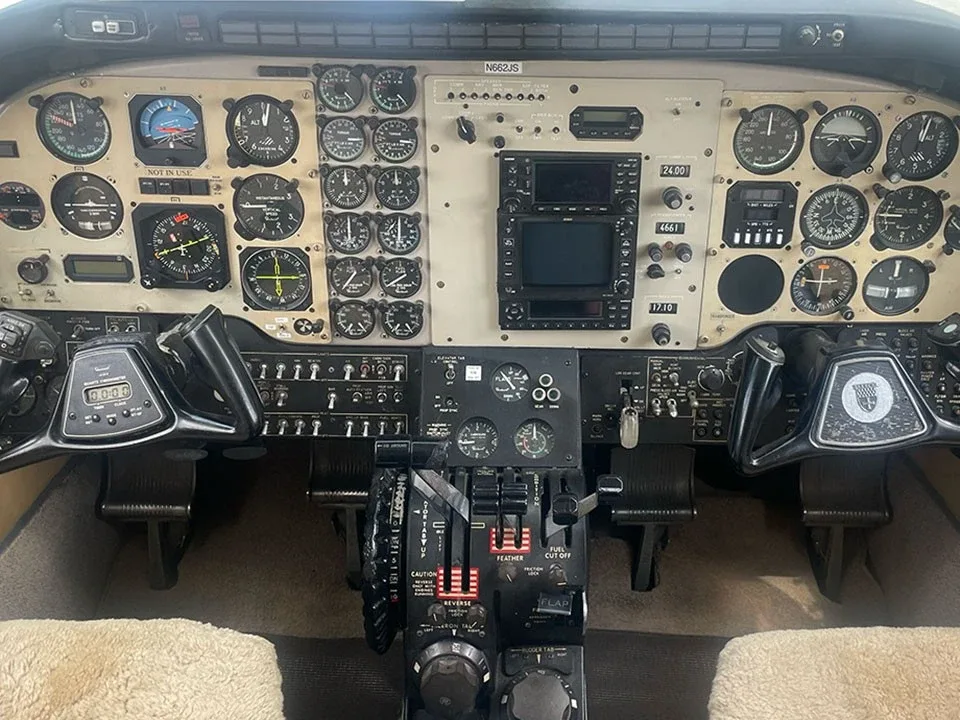 Cockpit and instrument panel of a 1976 Beechcraft King Air E90.