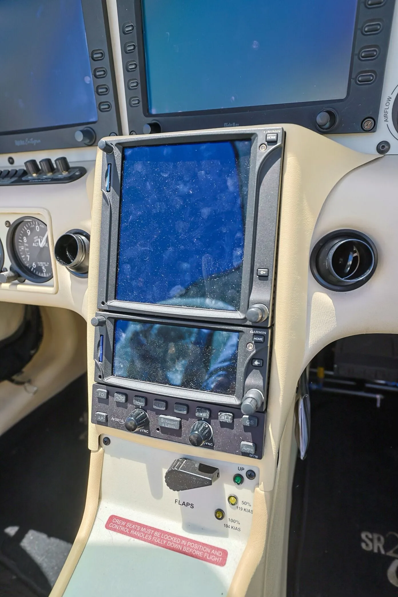 Cockpit and instrument panel of a 2006 Cirrus SR22-G2 GTS.
