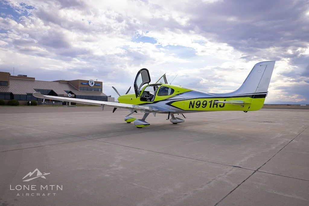 Exterior view of a 2024 Cirrus SR22T G7.