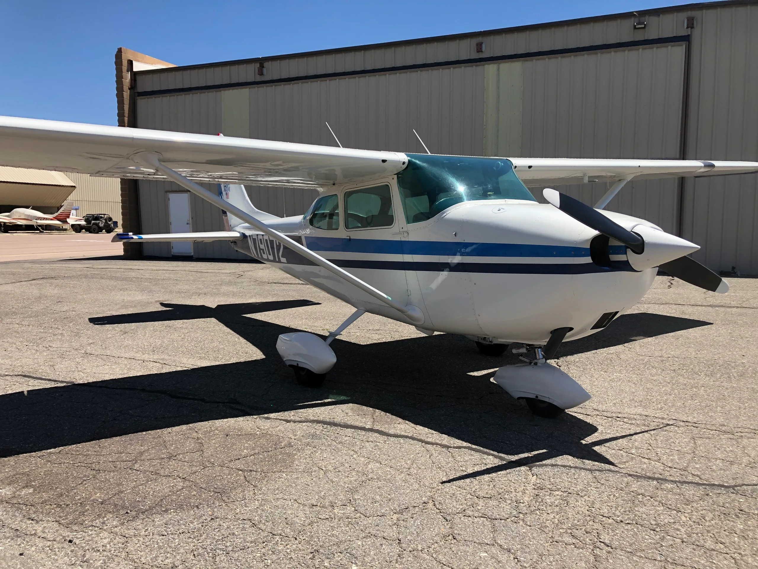 Exterior view of a 1969 Cessna 172K 57861, N79072.