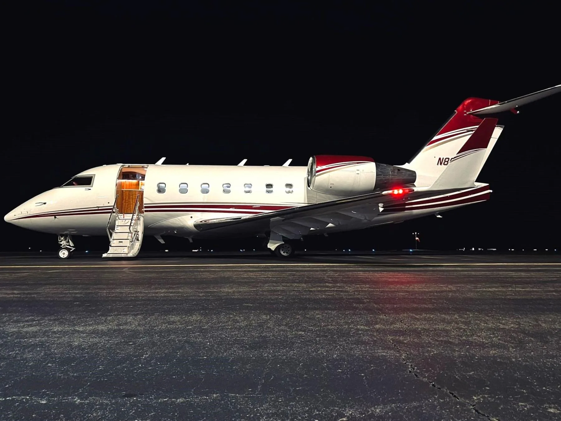 Cabin interior of a Bombardier Challenger 604.