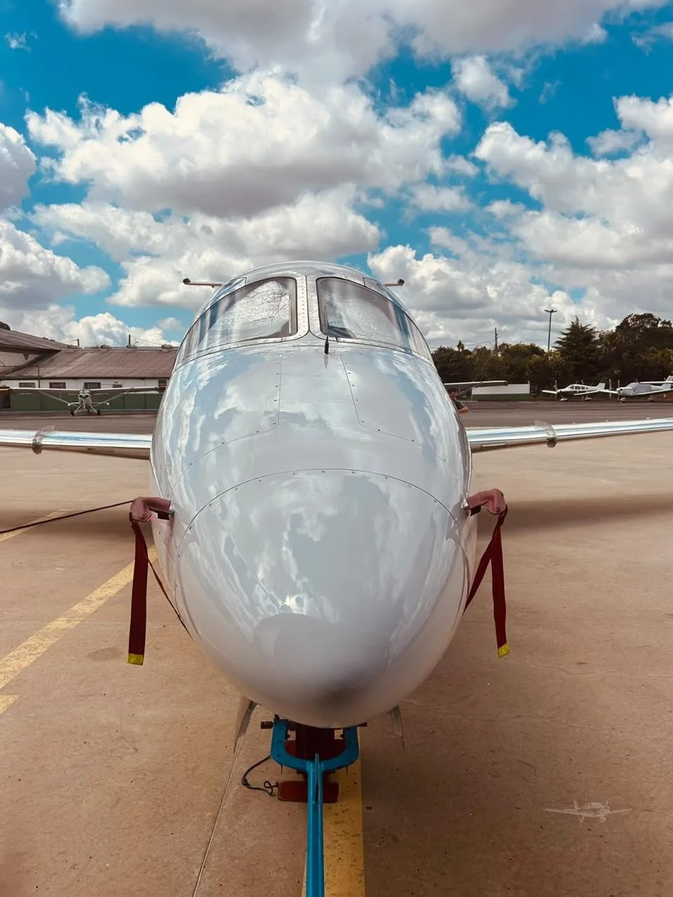 Exterior view of a 1997 HAWKER 400A, PP-DDR.