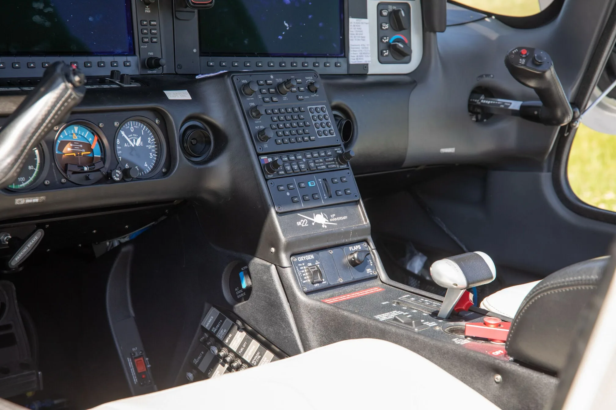 Cockpit and instrument panel of a 2011 Cirrus SR22-G3 TURBO.