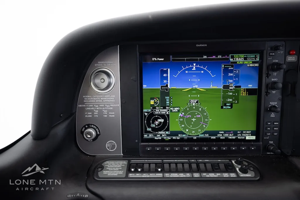 Avionics suite of a 2021 Cirrus SR22T G6.
