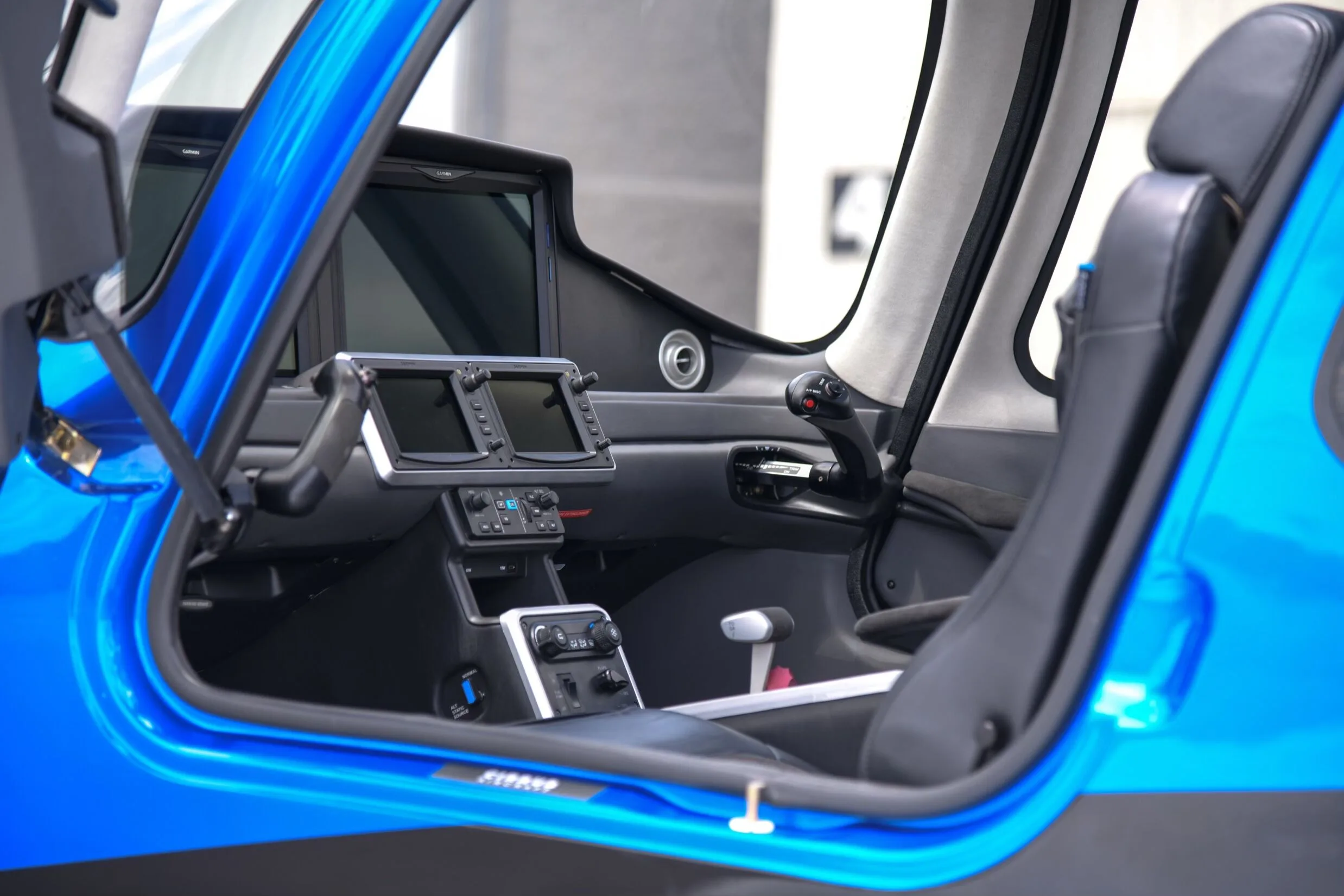 Cockpit and instrument panel of a 2024 Cirrus SR20-G7 Premium.