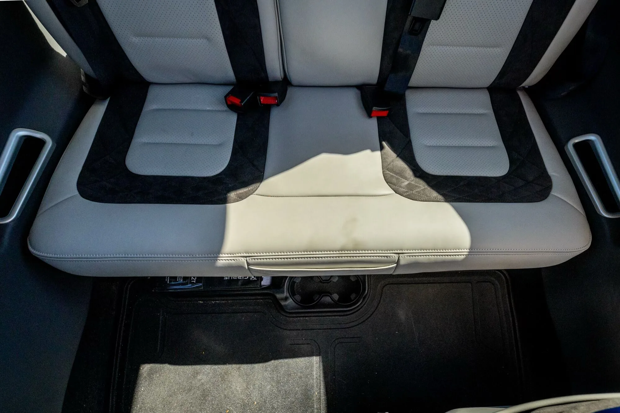 Cabin interior of a Cirrus.