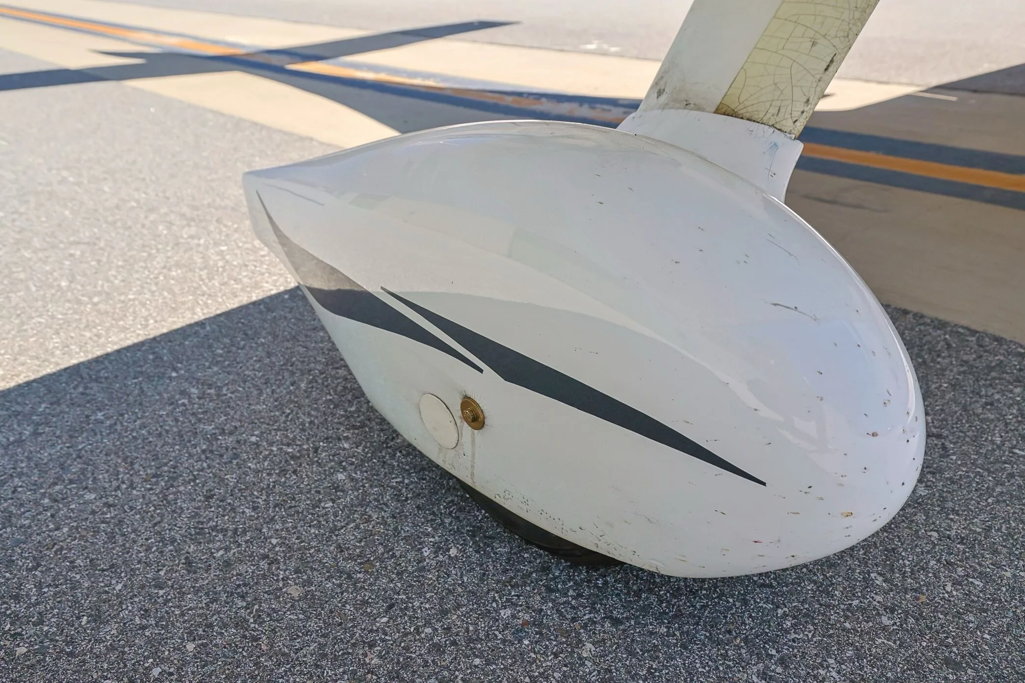 Exterior view of a 2006 Cirrus SR22-G2 GTS, N9527.