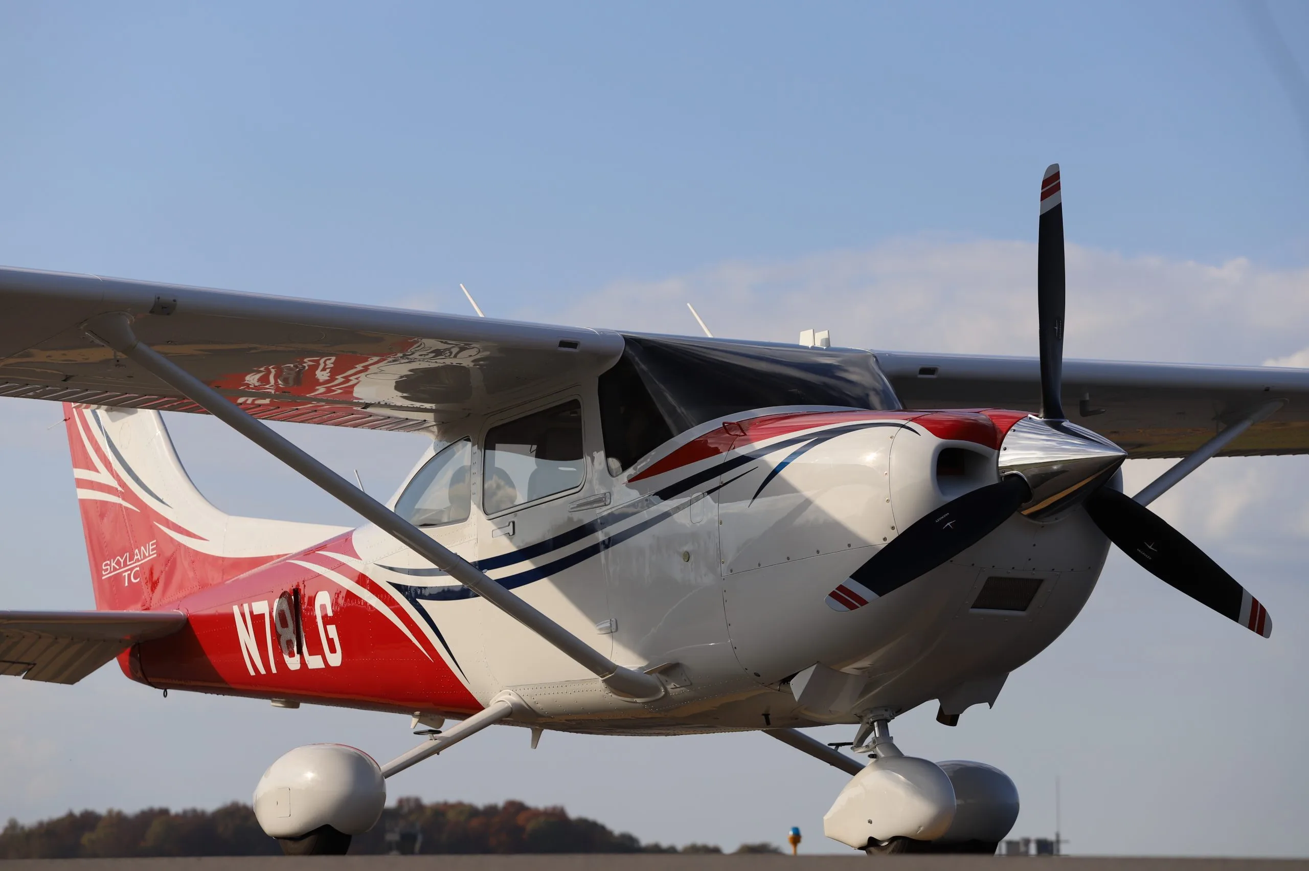 Exterior view of a 2025 Cessna TURBO 182T SKYLANE.