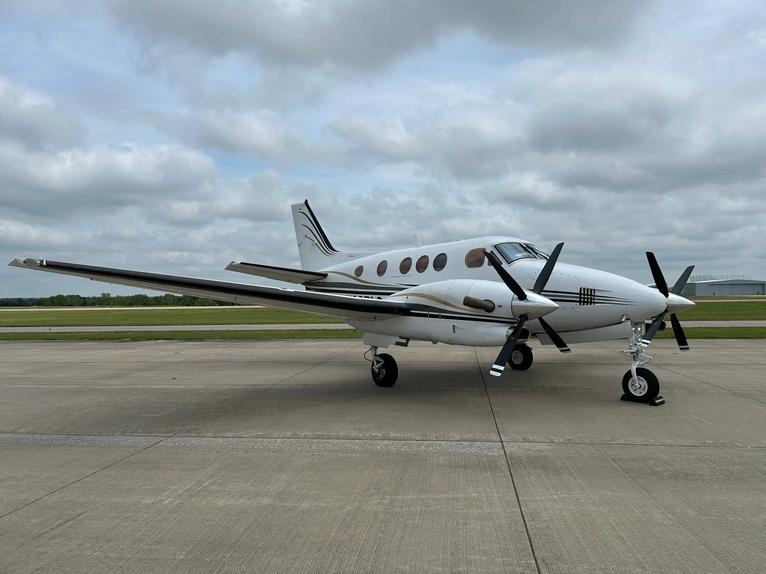 Exterior view of a 1995 Beechcraft King Air C90, LJ-1417.