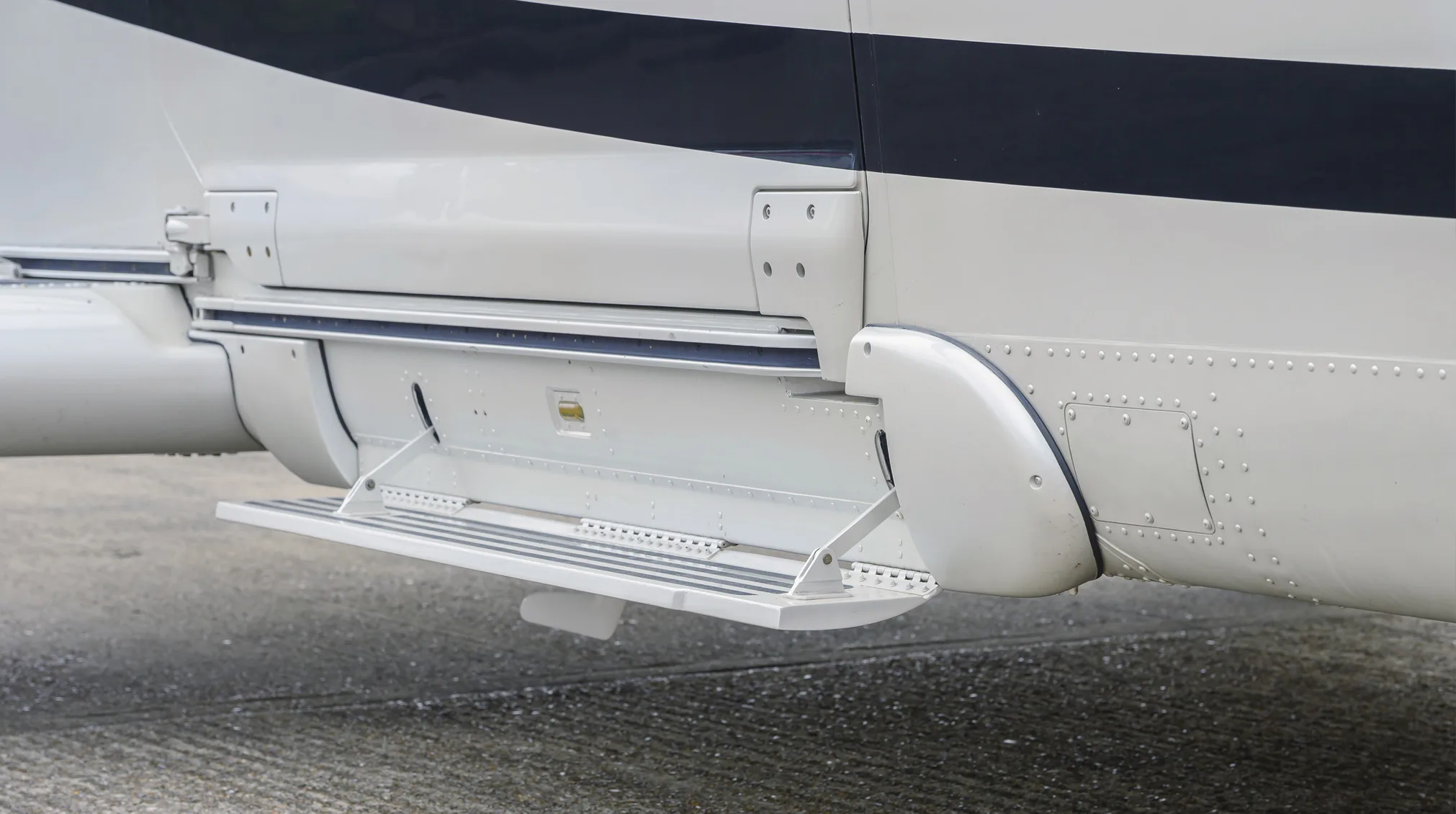 Exterior view of a 2013 Leonardo AW139.