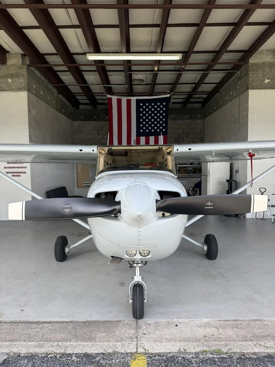 Exterior view of a 1977 CESSNA R172 HAWK XP, N6382K.