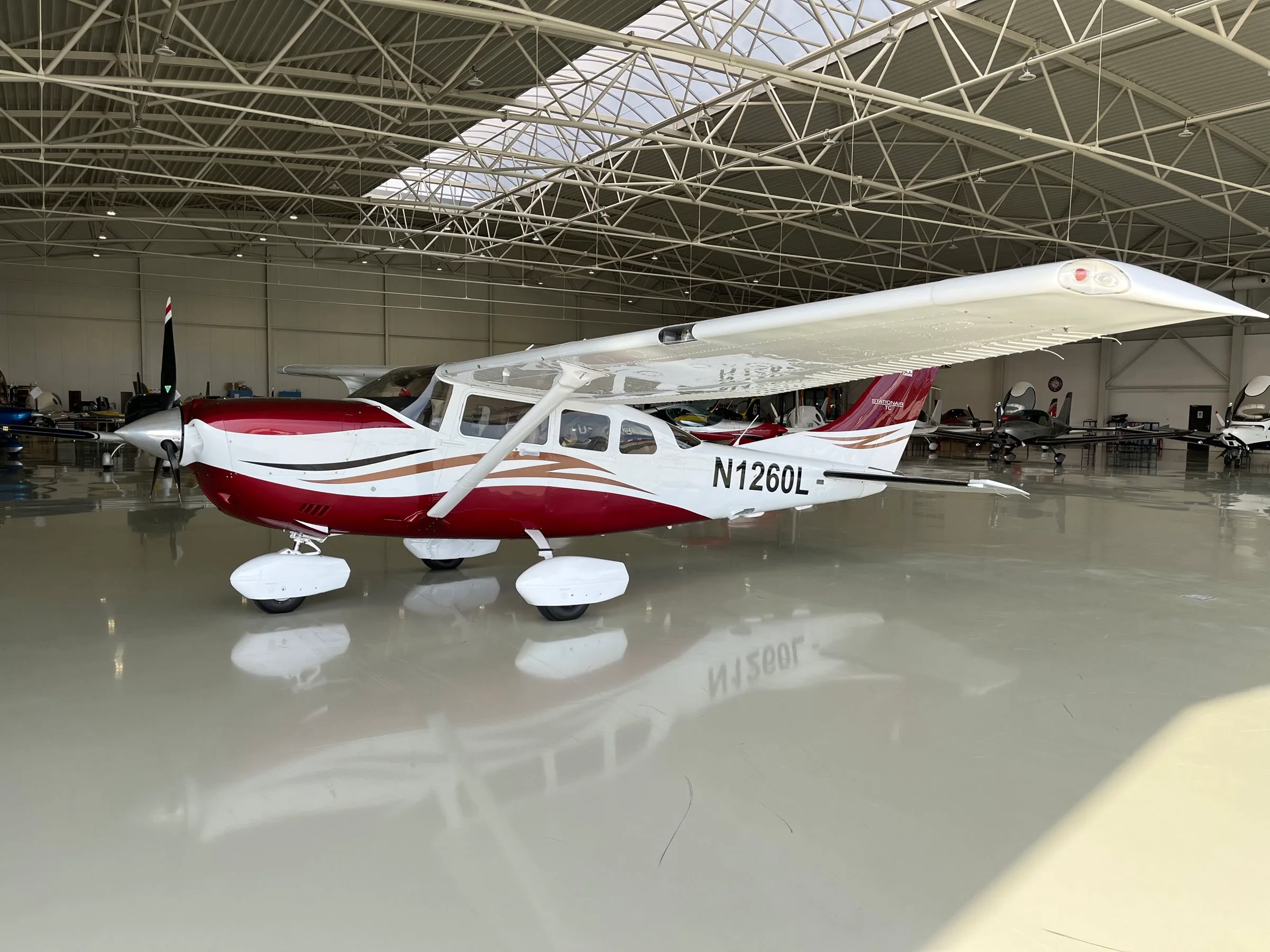 Exterior view of a 2006 Cessna T206H.