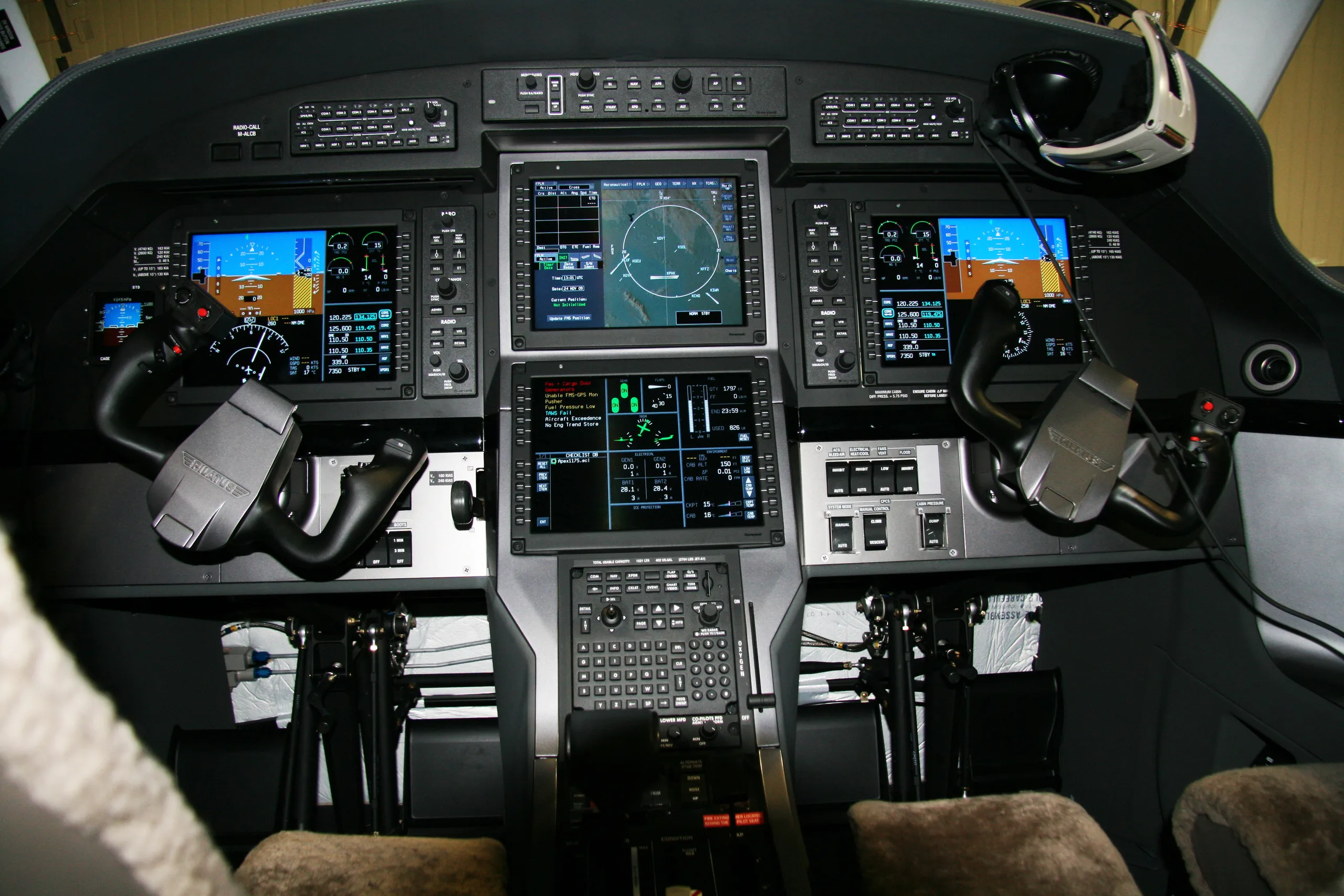 Cockpit and instrument panel of a 2009 Pilatus PC-12 NG 1175.