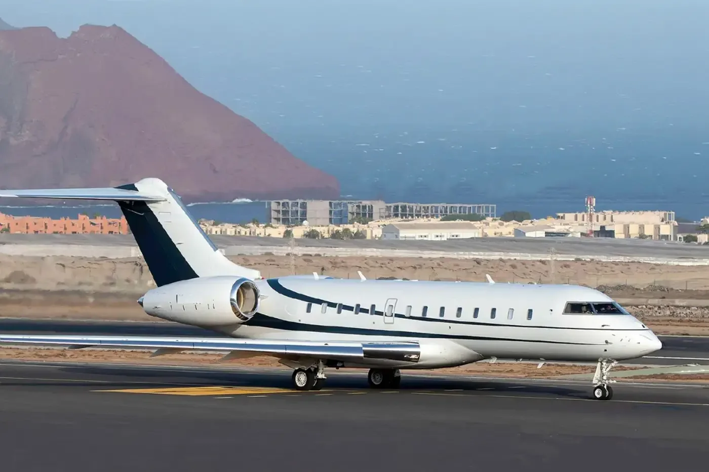 Exterior view of a Bombardier Global 5000.
