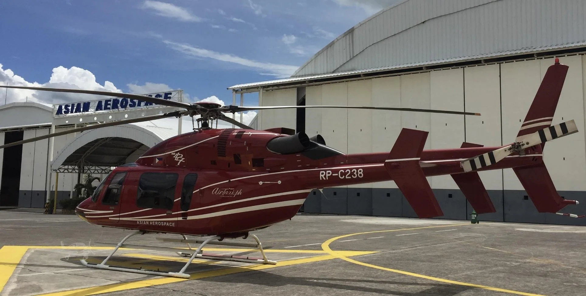 Exterior view of a 2003 BELL 427.