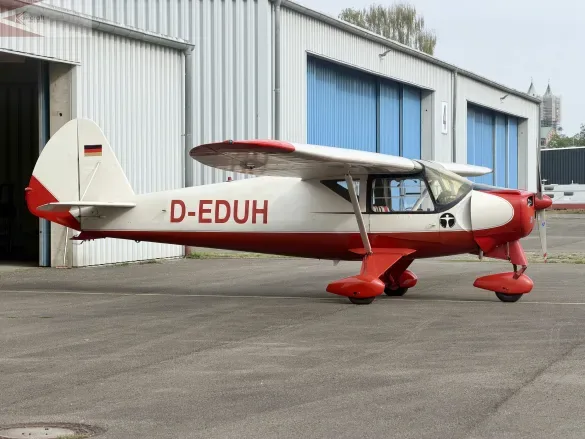 Exterior view of a 1994 Beechcraft bonanza f33a 459.