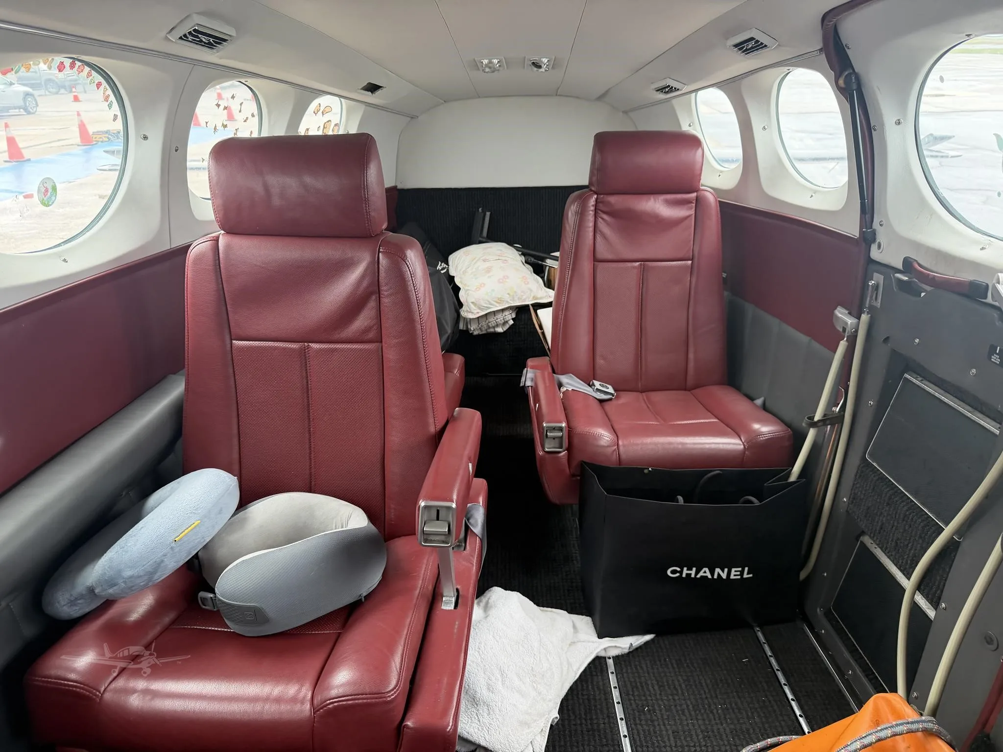 Cabin interior of a 1982 CESSNA 414A.