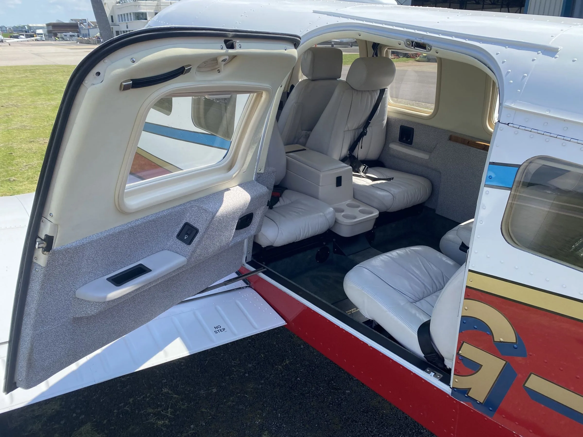 Cabin interior of a 2003 Piper PA-32R-301T Saratoga 2 TC.