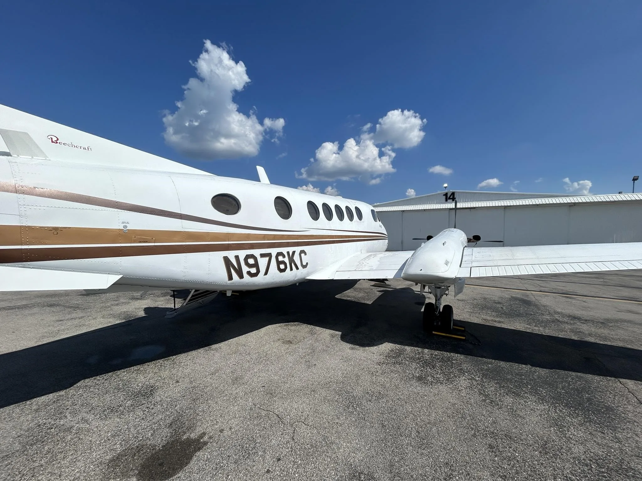 Exterior view of a 1979 BEECHCRAFT KING AIR 200, N976KC.