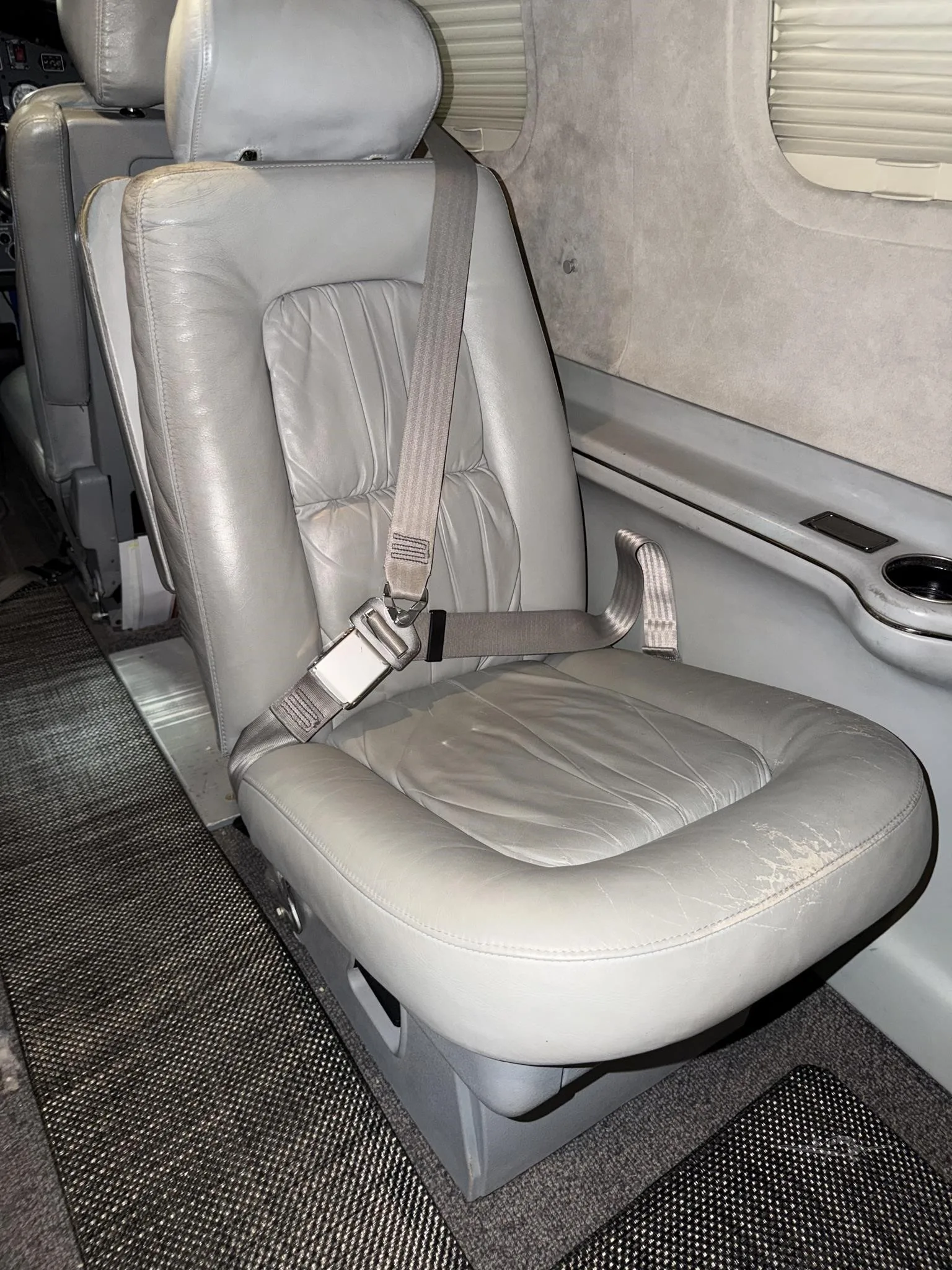 Cabin interior of a 2000 DAHER TBM 700B.