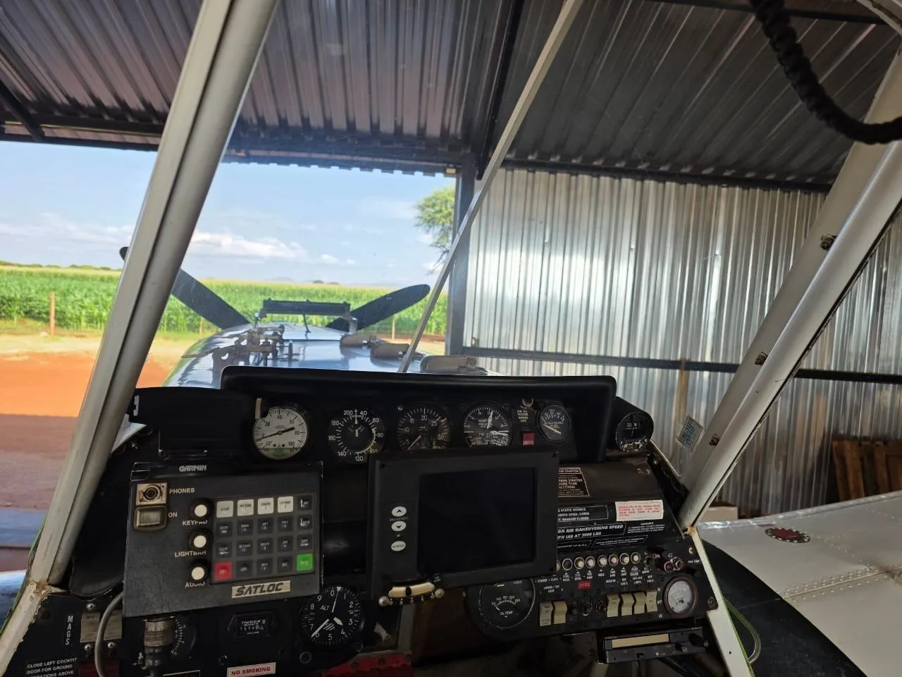 Cockpit and instrument panel of a 1974 PIPER PAWNEE BRAVE.