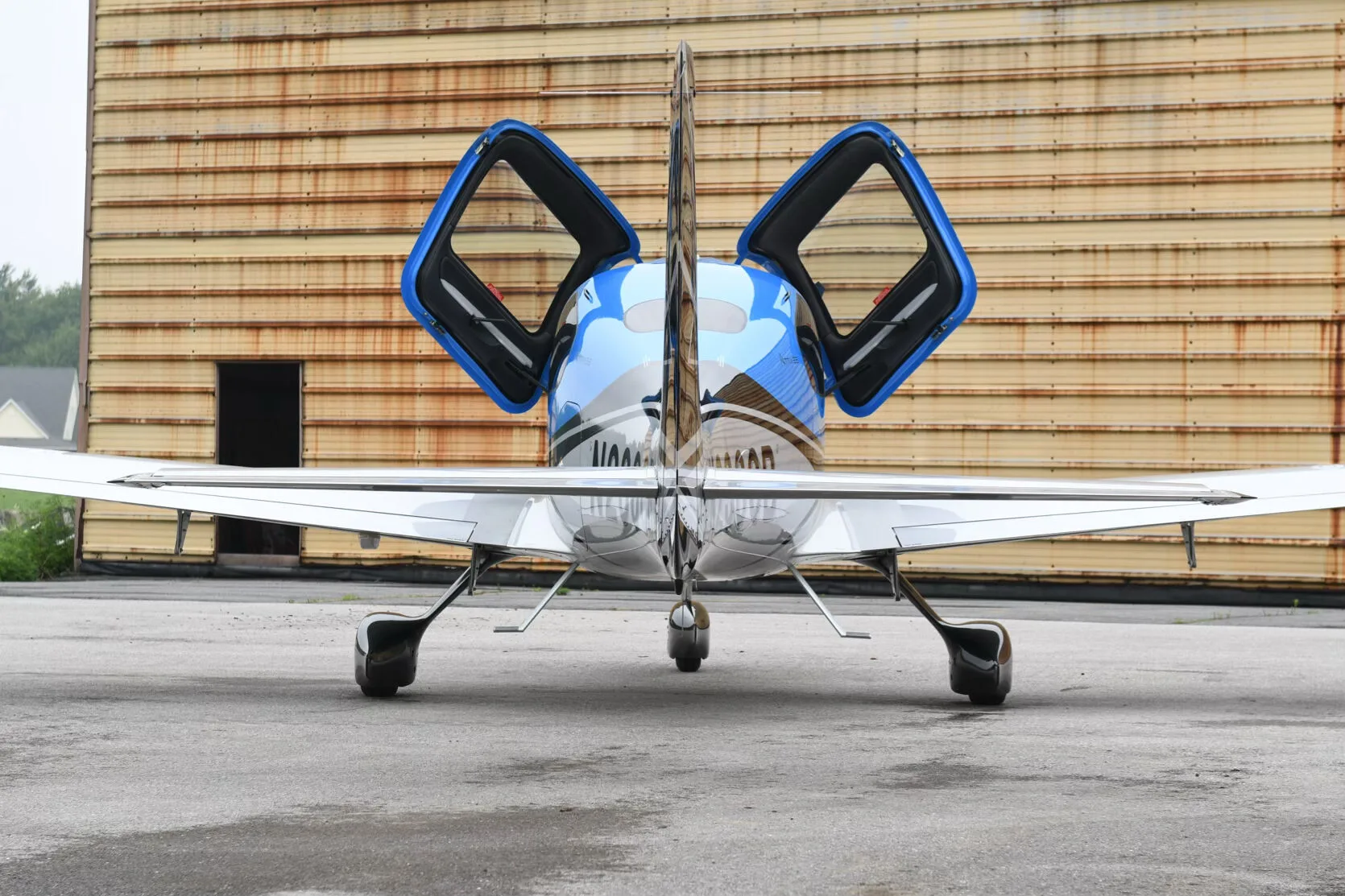 Cockpit and instrument panel of a 2021 Cirrus SR22-G6 TURBO.