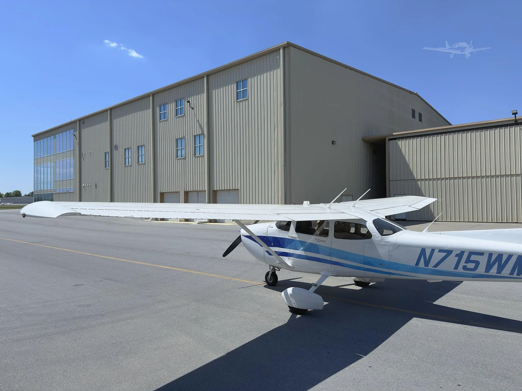 Exterior view of a 2020 CESSNA 172S SKYHAWK SP, N715WM.