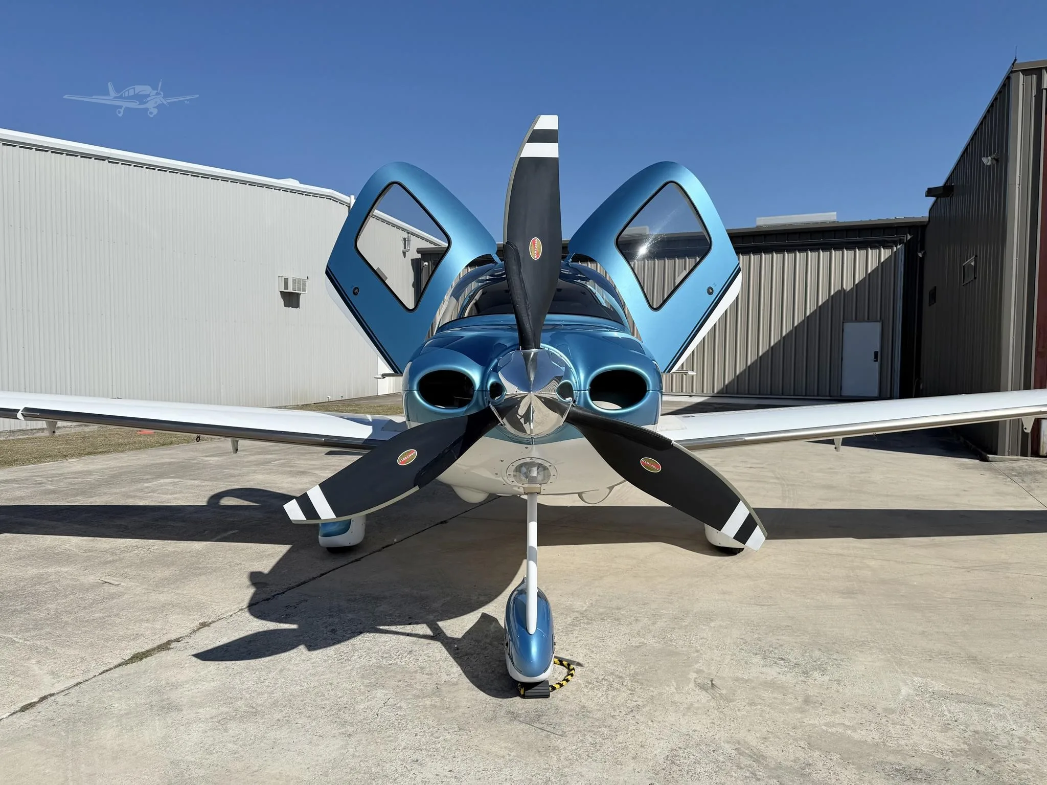 Exterior view of a 2008 CIRRUS SR22-G3 TURBO, N916CT.