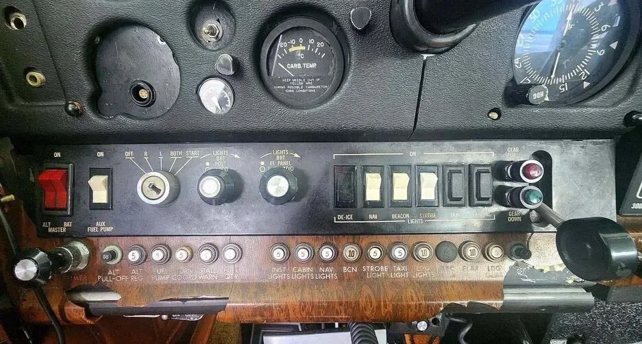 Cockpit and instrument panel of a 1980 Cessna TR182.