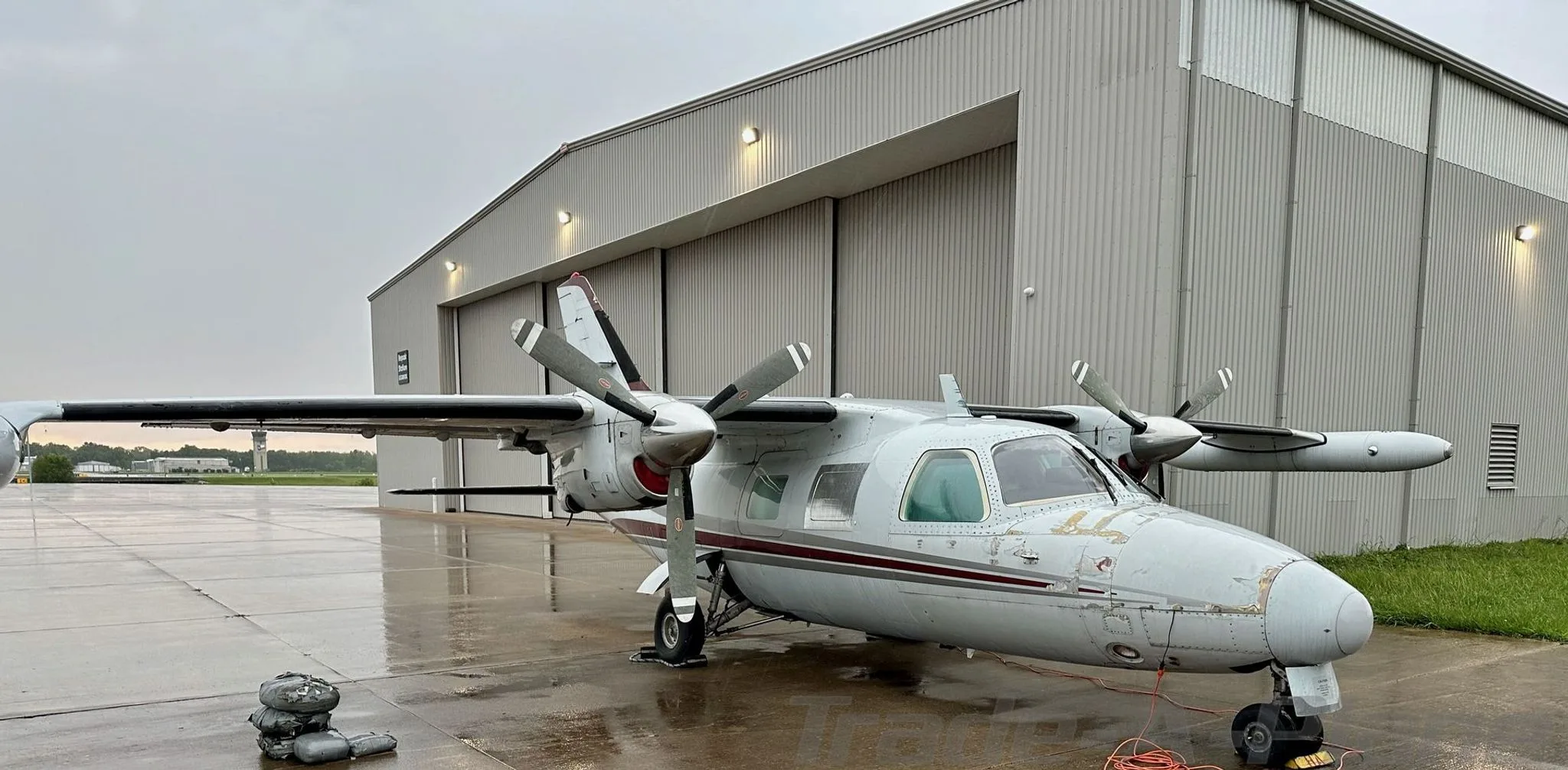 Exterior view of a 1976 MITSUBISHI MU 2M, N261WB.