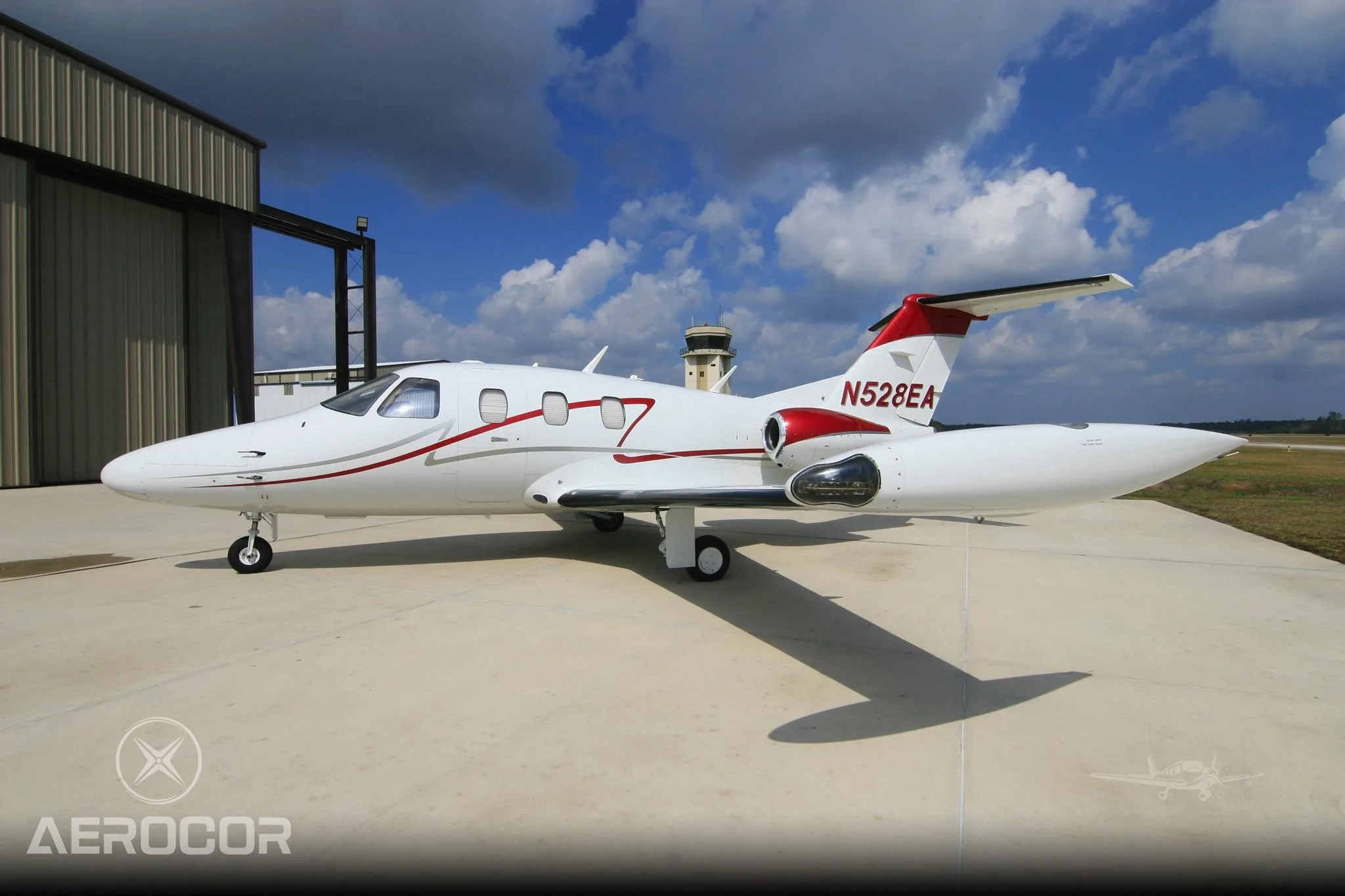 Exterior view of a 2008 ECLIPSE 500, N528EA.