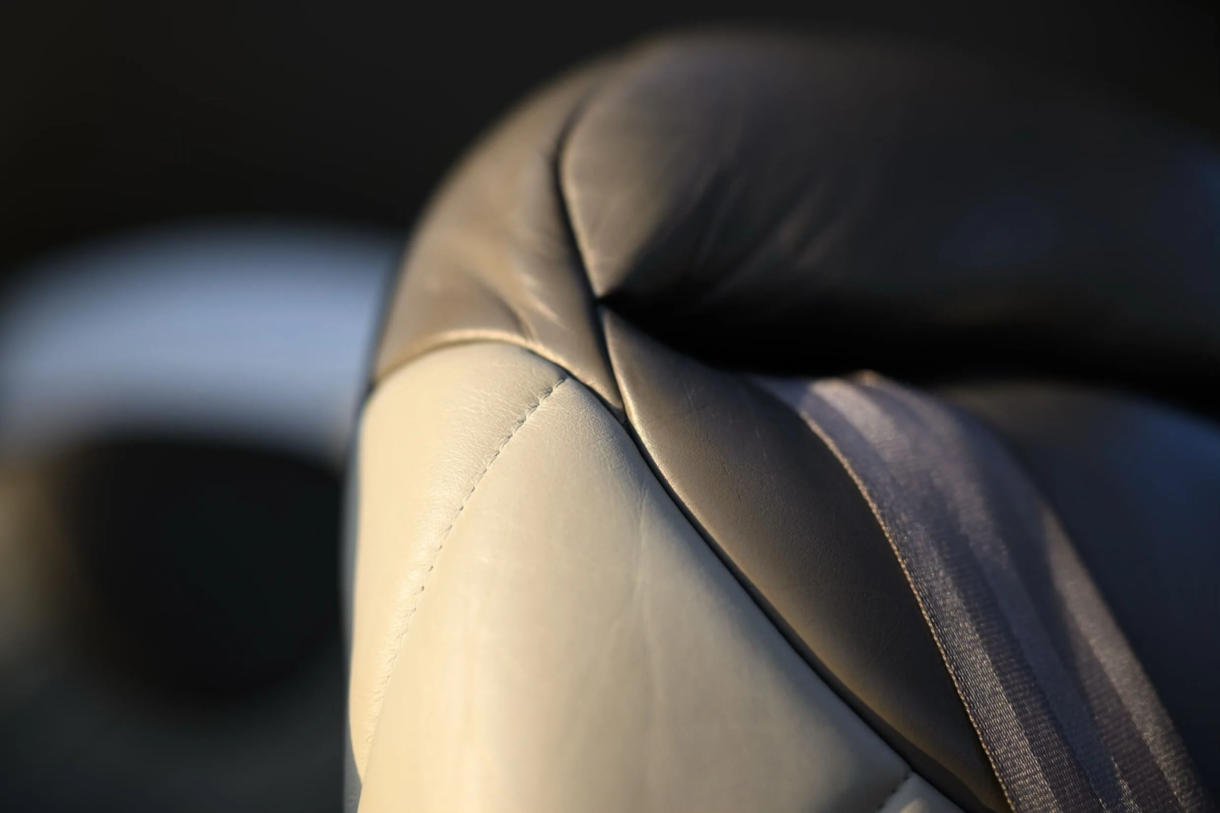Cabin interior of a 2002 Cirrus SR20 G1.