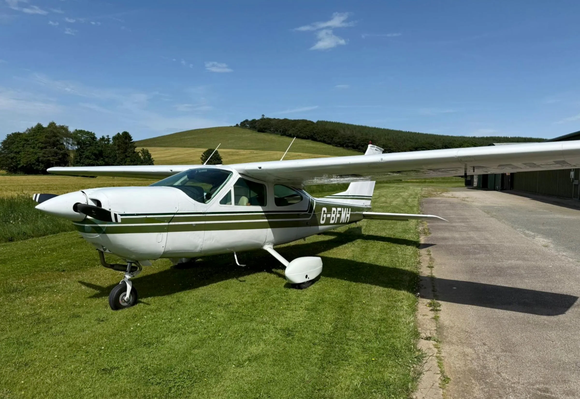 Marketing image of a 1973 Cessna 177B Cardinal.