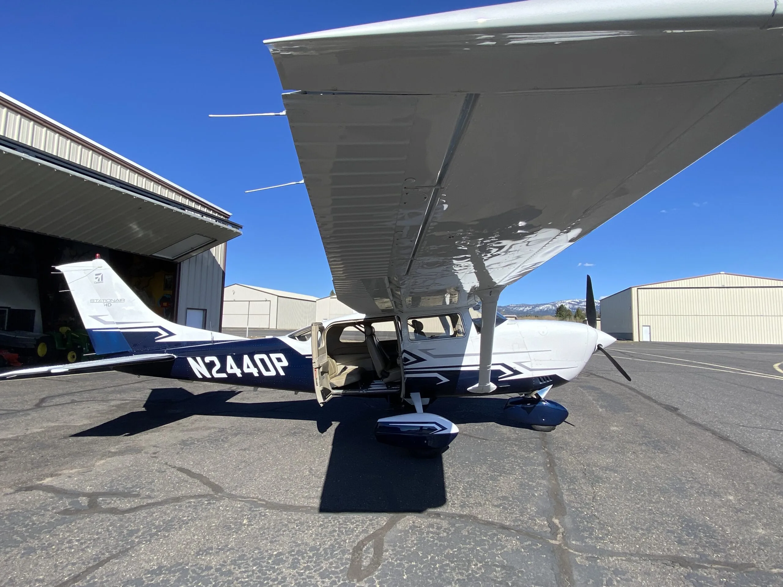 Exterior view of a 1999 Cessna Turbo 206H Stationair HD, N2440P.