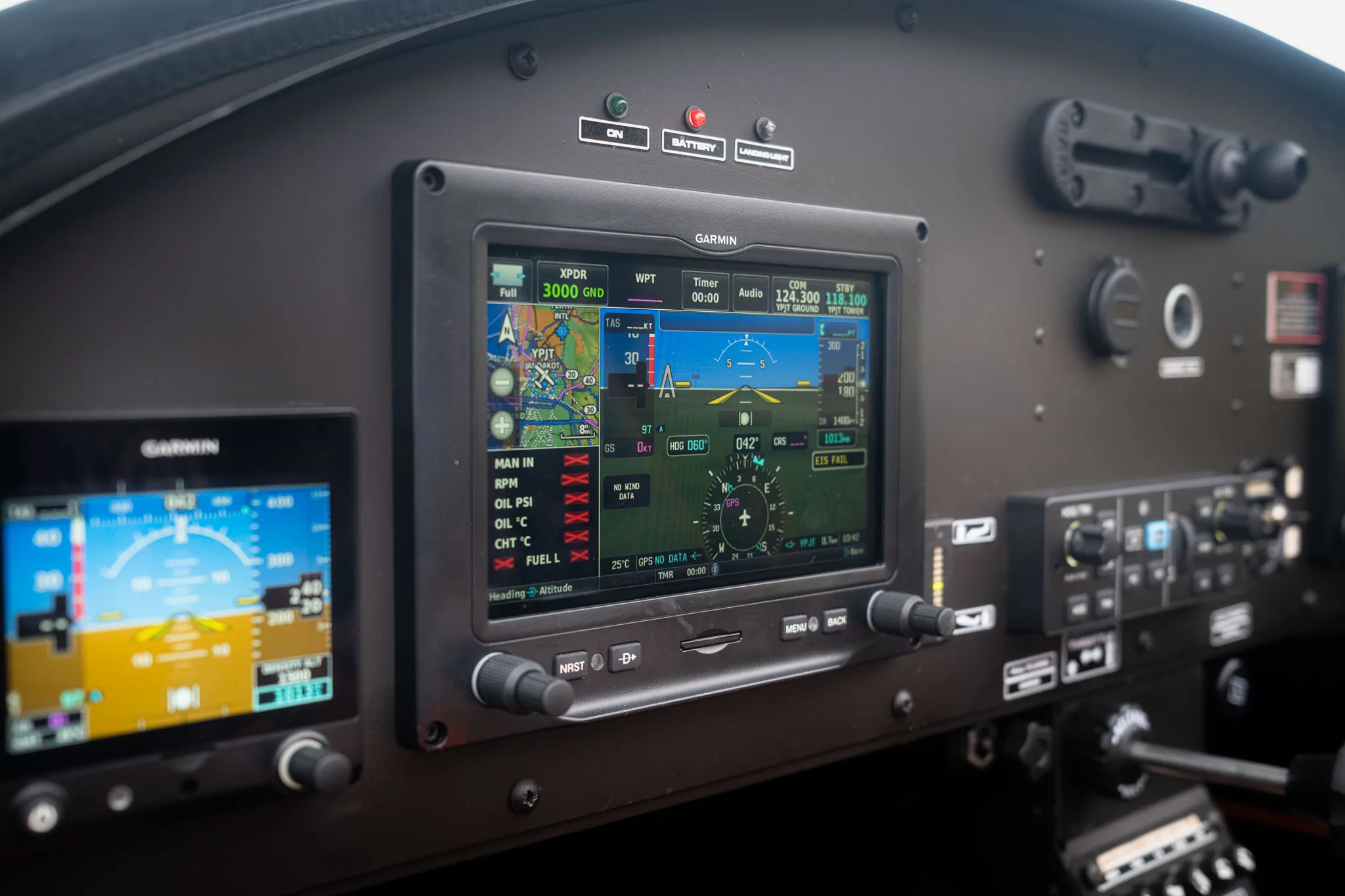 Avionics suite of a 2022 Dova DV-1 Skylark.