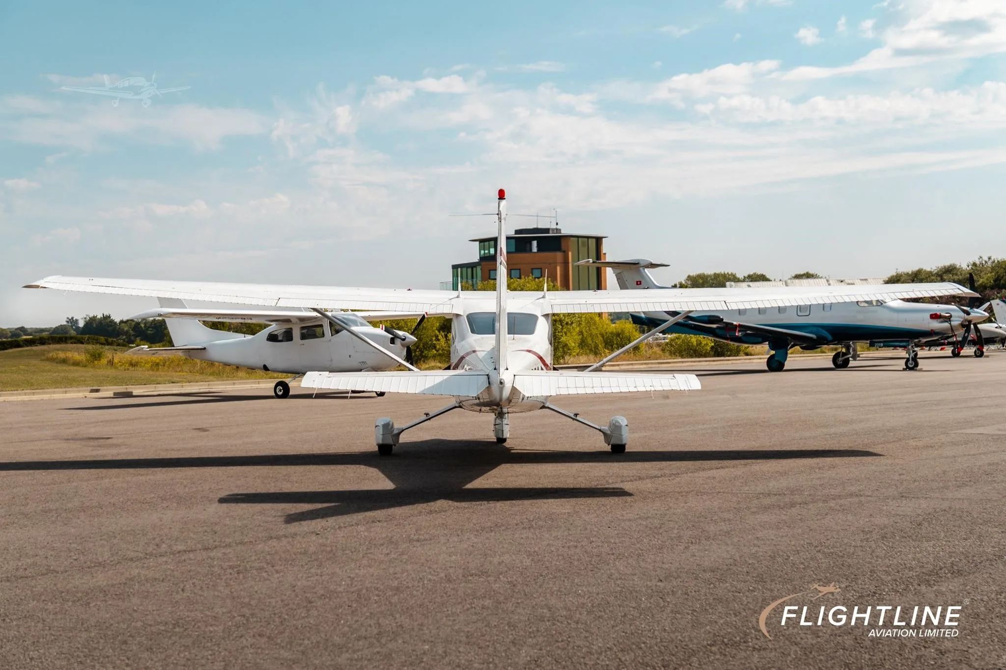 Exterior view of a 1999 CESSNA 182S SKYLANE, G-OBBO.