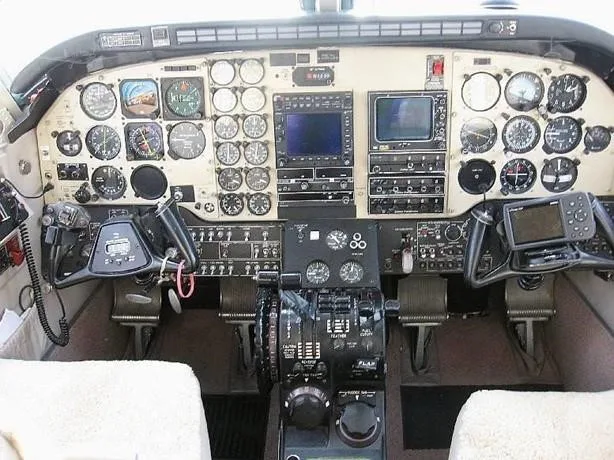 Cockpit and instrument panel of a 1979 BEECHCRAFT KING AIR E90.