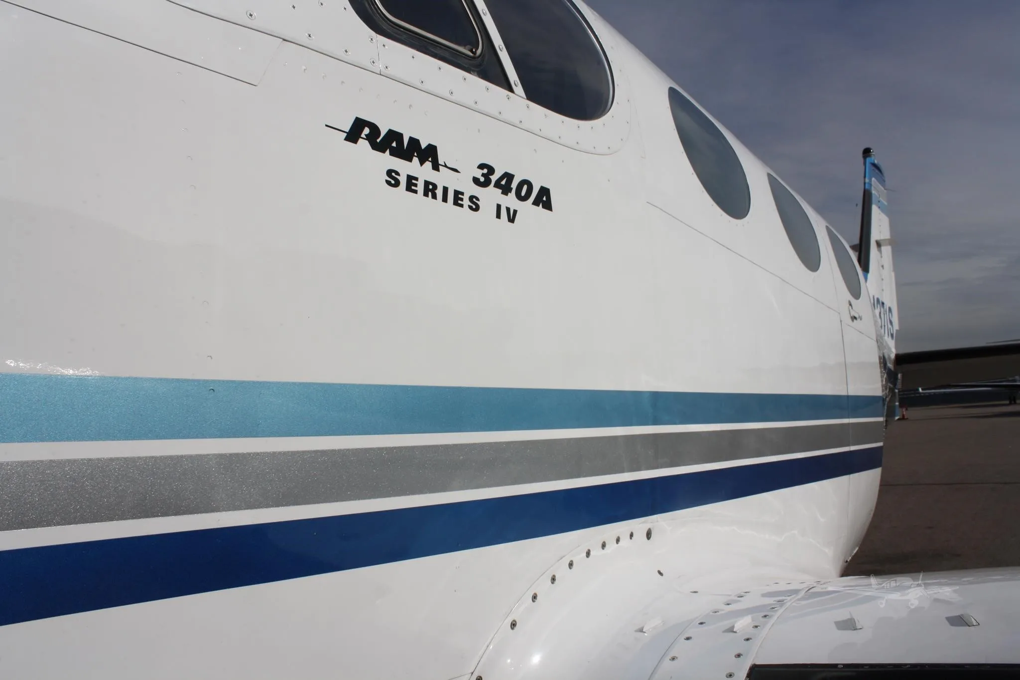 Exterior view of a 1977 CESSNA 340A, N371S.